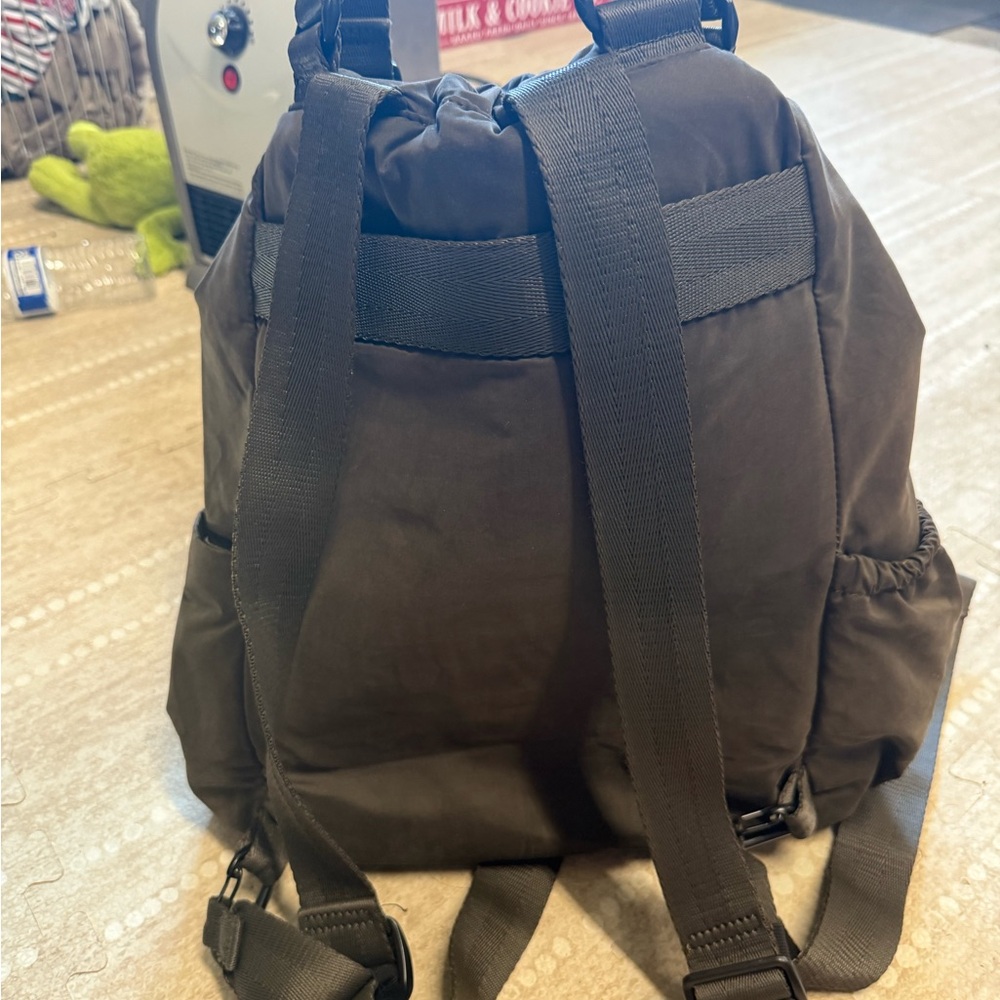 Vuori Drawstring Backpack/ Shoulder Bag - image 3